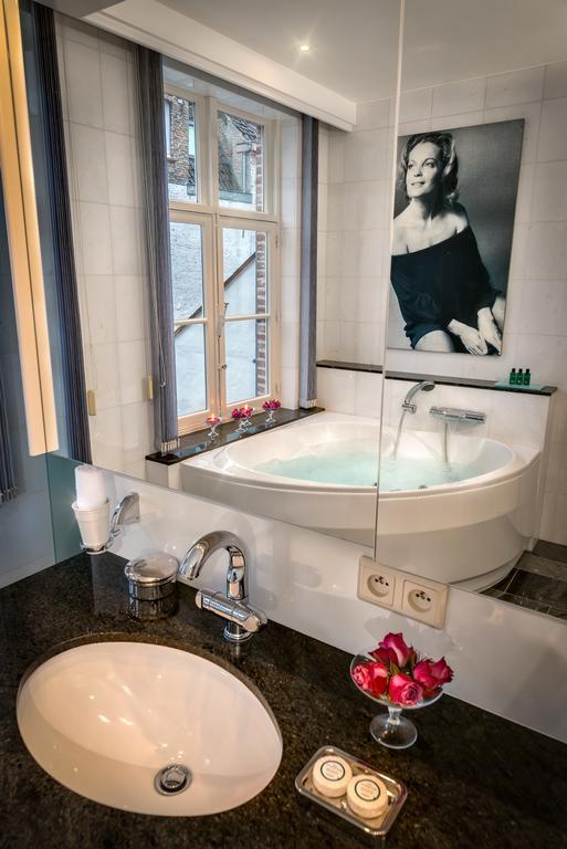 Canalside House - Luxury Guesthouse ブルージュ 部屋 写真